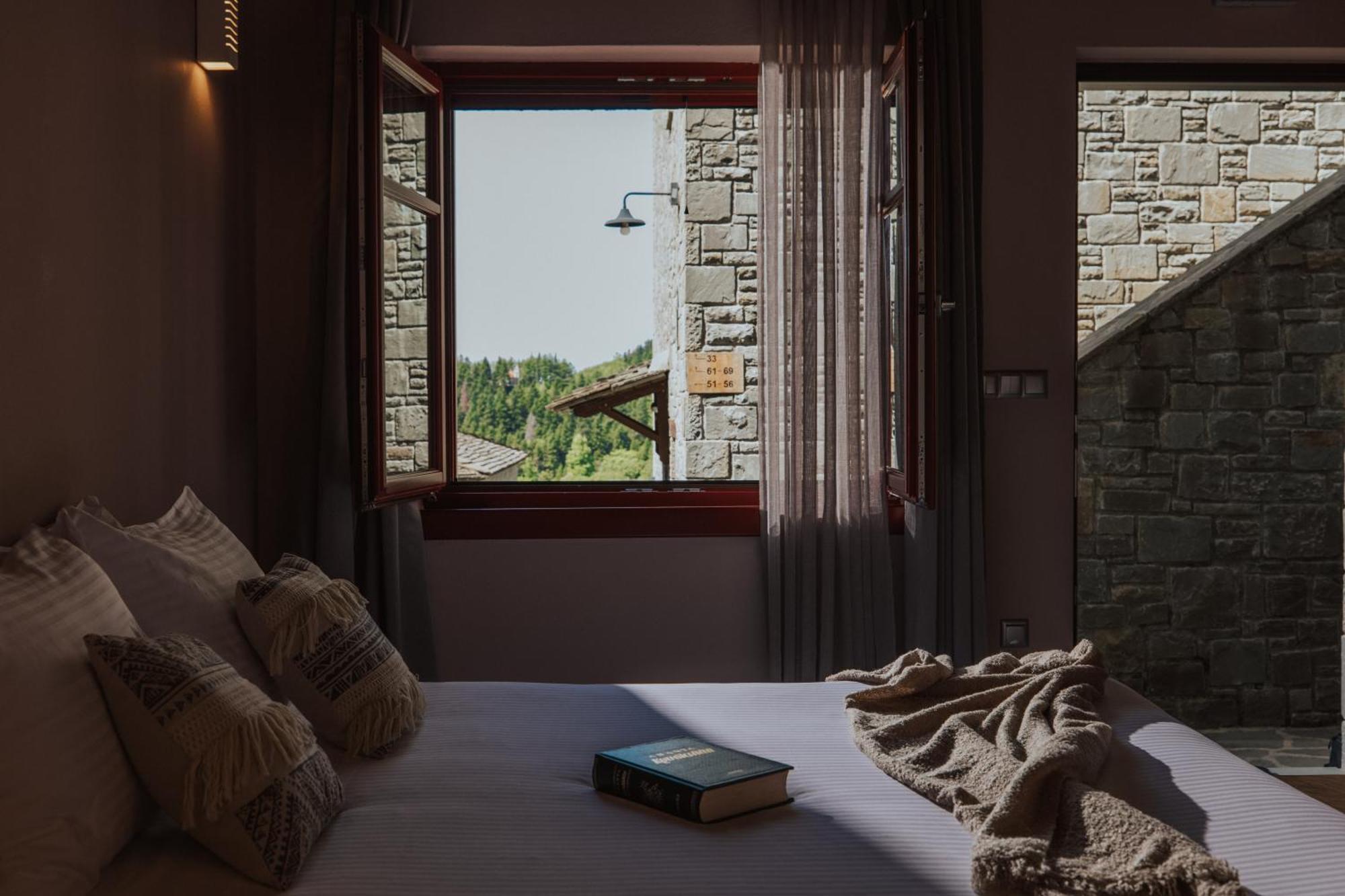 Rouista Tzoumerka Resort Vourgareli Zimmer foto